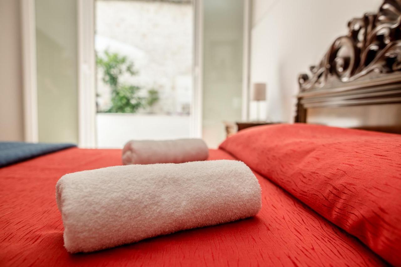 Carlentini House B&B コーミゾ エクステリア 写真