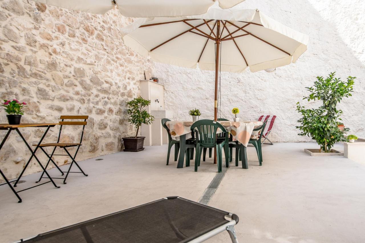 Carlentini House B&B コーミゾ エクステリア 写真