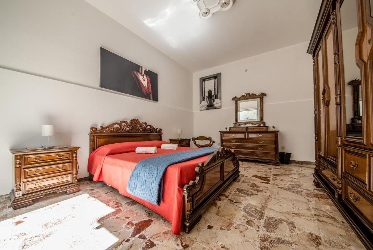 Carlentini House B&B コーミゾ エクステリア 写真